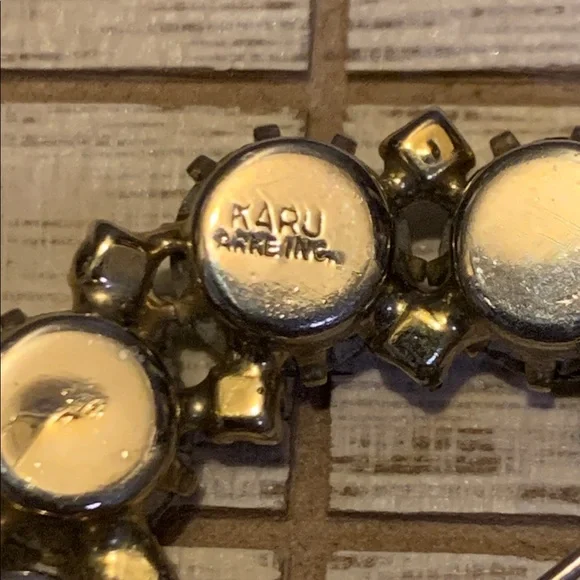 Karu Arke Brooch - Picture 4 of 5